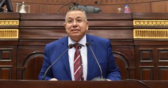 نقيب الأشراف يهنئ الرئيس السيسي والقوات المسلحة والشعب المصري بذكرى تحرير سيناء