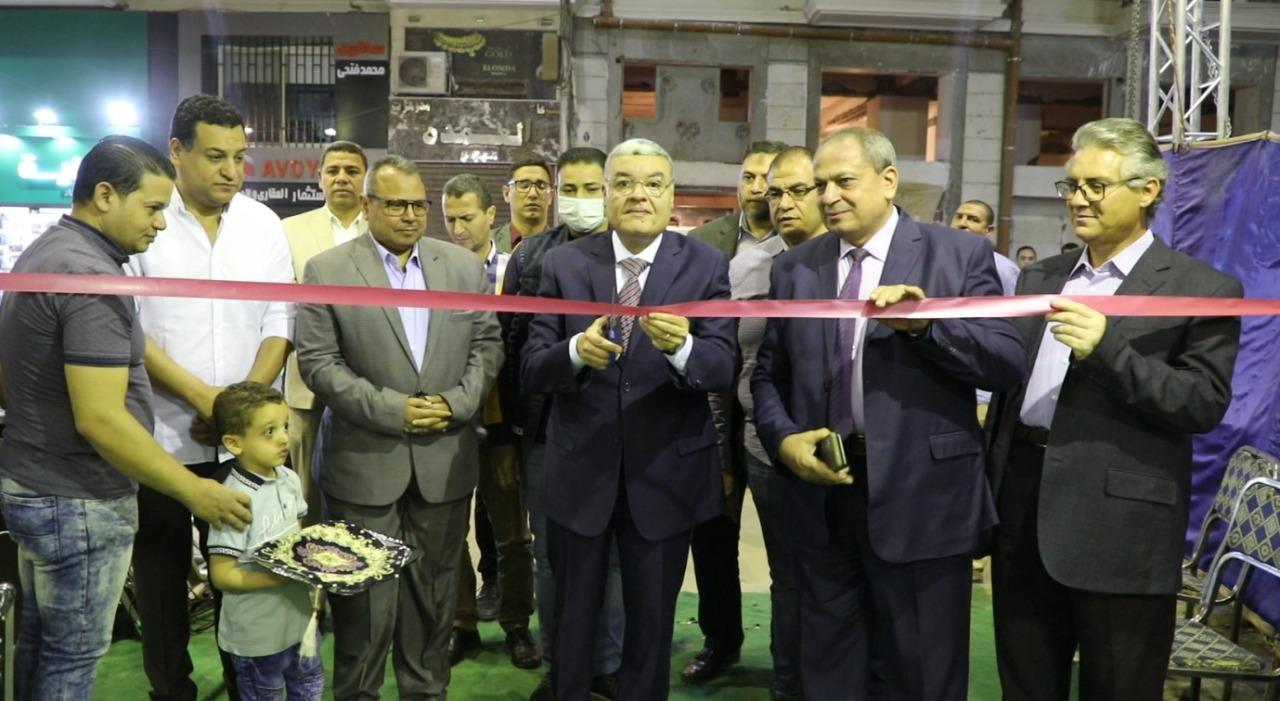 محافظ المنيا يفتتح معرض 