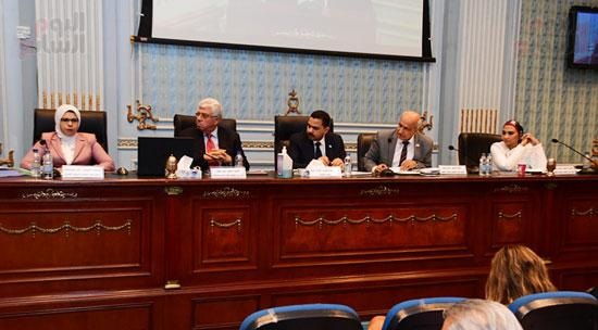 رئيس جامعة المنيا يشهد اجتماع لجنة التعليم والبحث العلمي بمجلس النواب