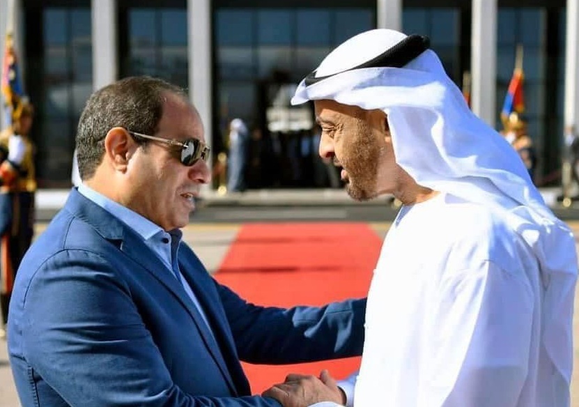 الرئيس السيسي يهنئ محمد بن زايد على توليه حكم الإمارات

