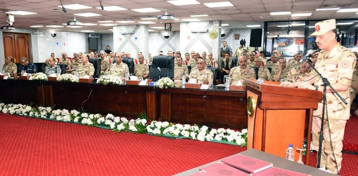 وزير الدفاع يشهد المرحلة الرئيسية لمشروع مراكز القيادة الاستراتيجى التعبوى التخصصى للهيئات 