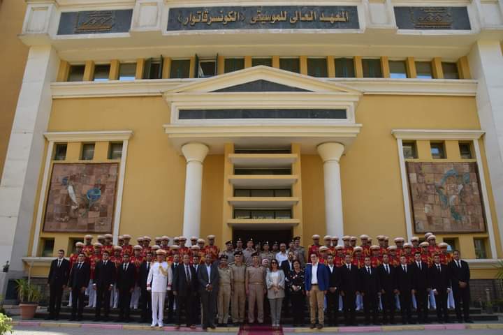 إدارة الموسيقات العسكرية تحتفل بتخريج دفعة جديدة من الموسيقيين من أكاديمية الفنون