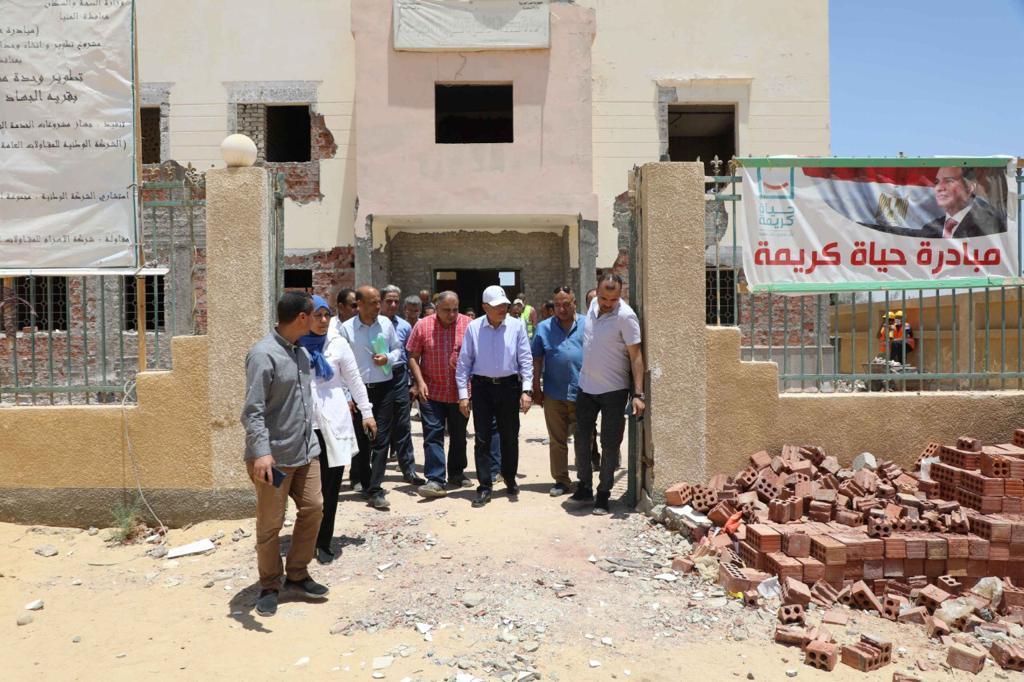 محافظ المنيا، يتفقد أعمال تنفيذ مشروعات المبادرة الرئاسية 