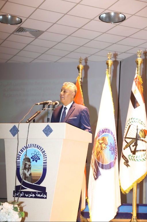 قوات الدفاع الشعبي والعسكري وجامعة جنوب الوادى ينظمان  :

الندوة التثقيفية السابعة والعشرين  لتنمية روح الولاء والانتماء

