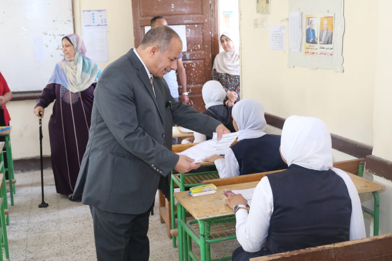هدوء فى اليوم الثانى للامتحانات بمدارس قنا 