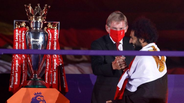 ليفربول يحتفي بالعيد الثلاثين للفرعون صلاح ورغم الانجازات والألقاب العالمية ننتقده هنا في مصر!