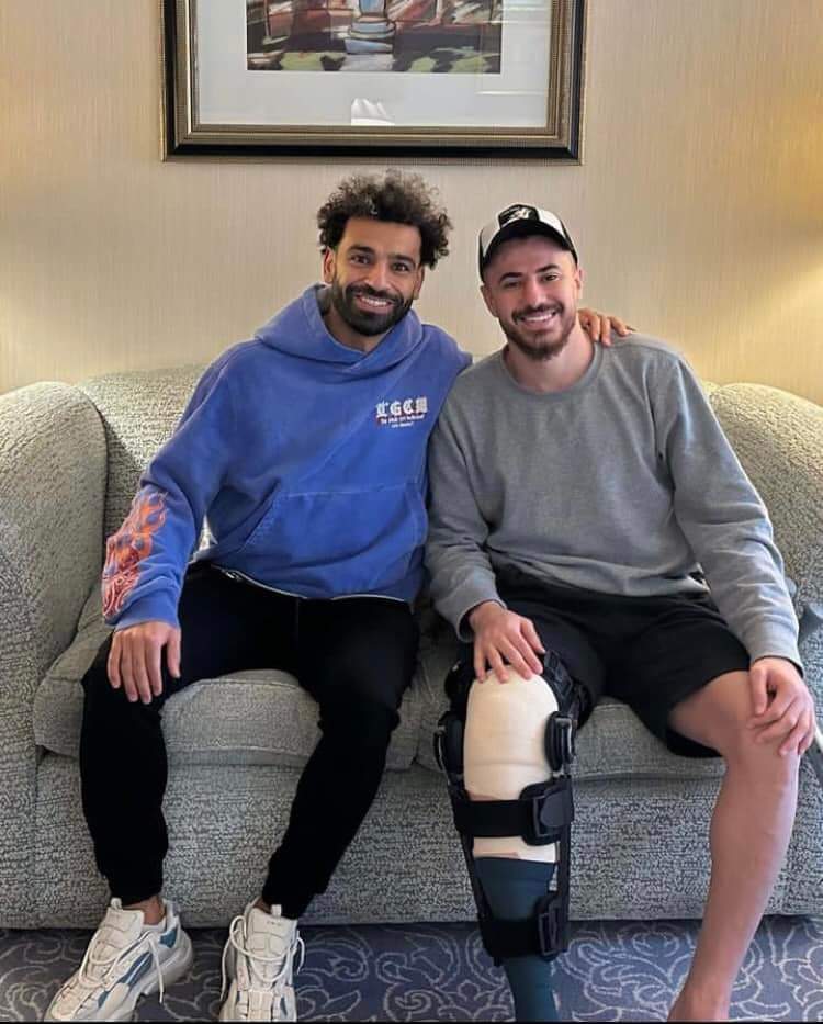 محمد صلاح يزور الونش في إنجلترا بعد إجرائه عملية في الركبة 