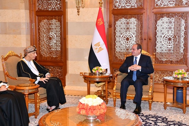 الرئيس السيسي يلتقي  نائب رئيس الوزراء العماني بمسقط