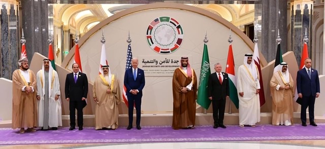السيسي يعود إلي أرض الوطن بعد المشاركة فى 