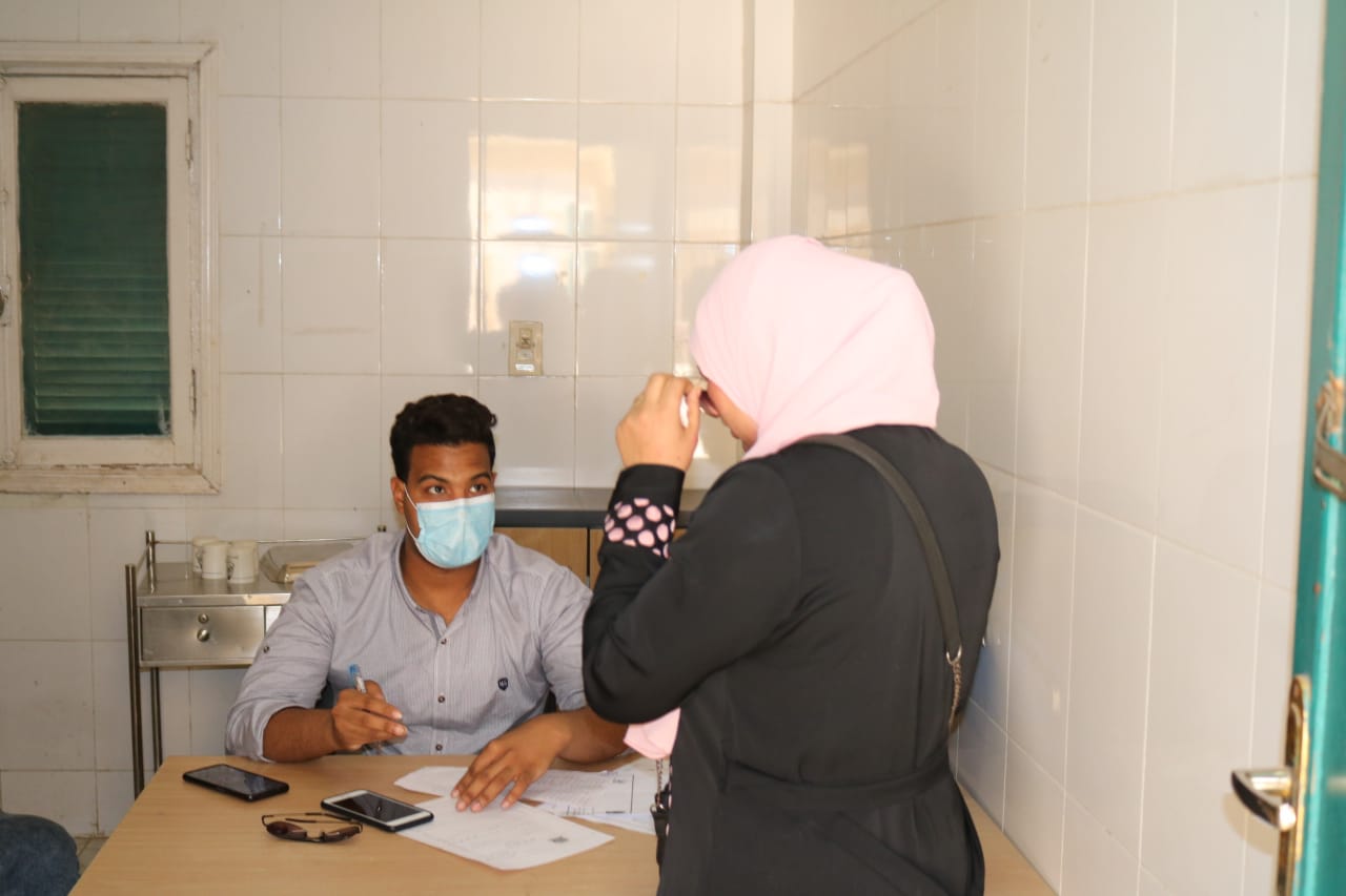  إلغاء شرط السن للطلبة المتقدمين للمدارس الثانوية الفنية للتمريض بقنا