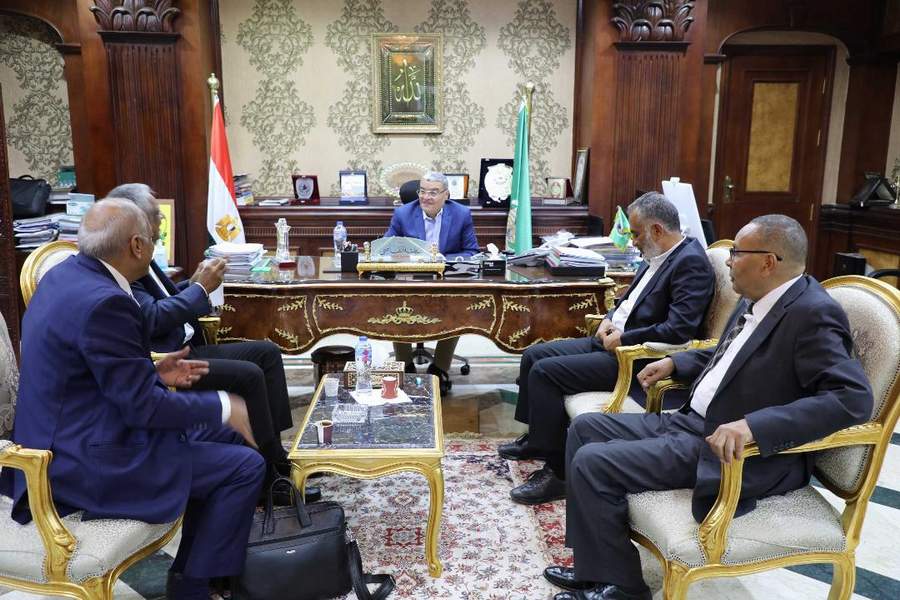 محافظ المنيا، يبحث مع مستثمرين إقامة أنشطة صناعية متنوعة بالمنطقة الصناعية