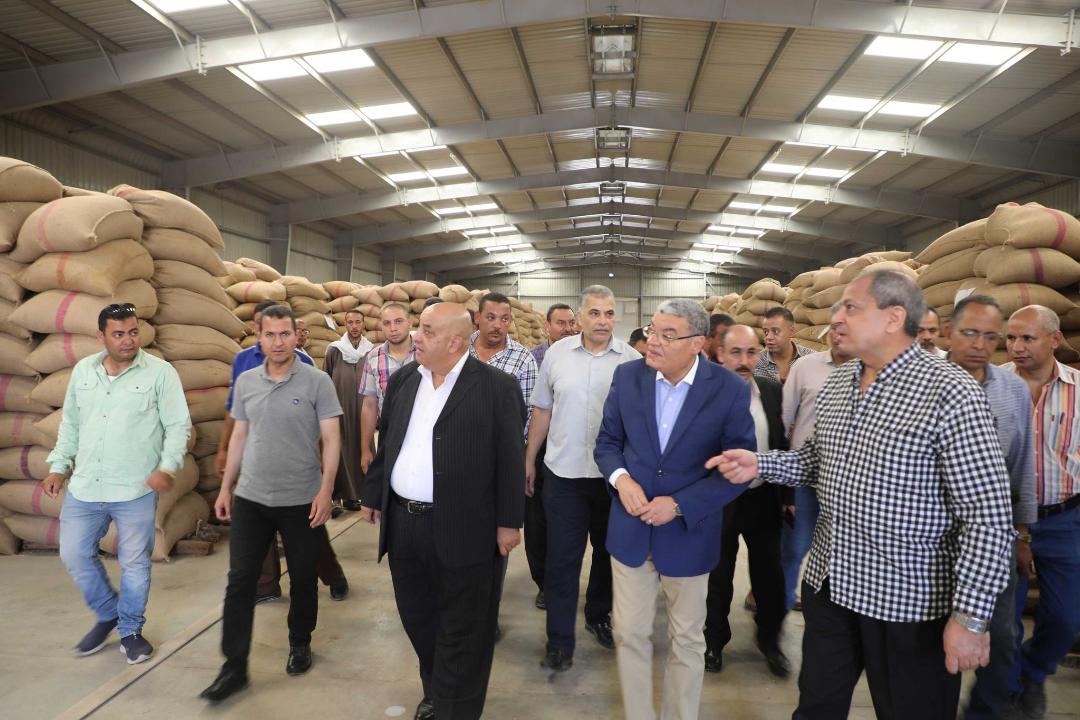 محافظ المنيا: شون وصوامع المحافظة تستقبل 499 ألف و562 طن من محصول القمح بنسبة 111% من المستهدف