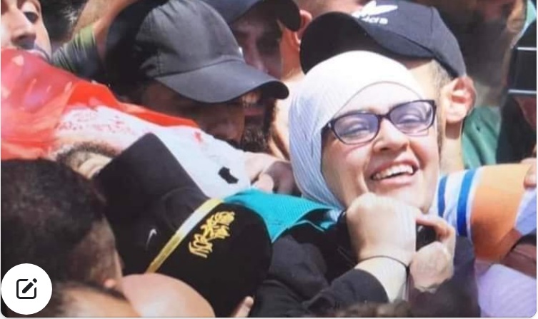 صورة والدة الشهيد إبراهيم النابلسي تفزع 