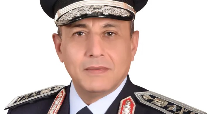 من هو الفريق 
