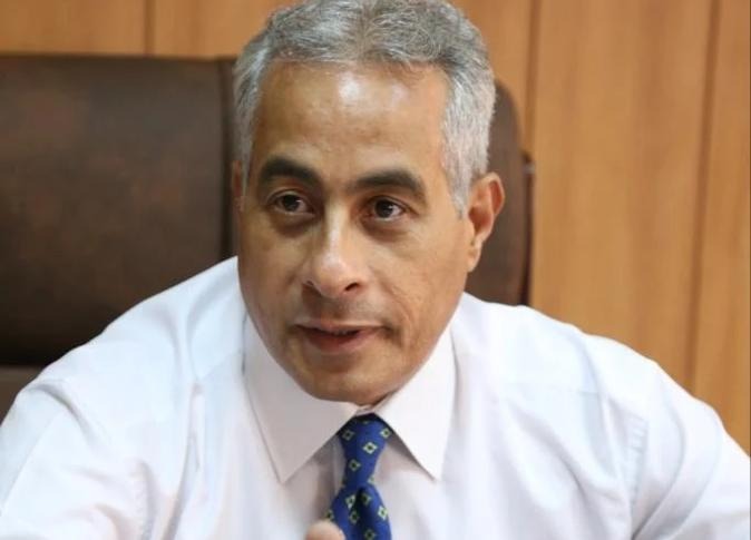 من هو حسن شحاتة وزير القوى العاملة الجديد ؟