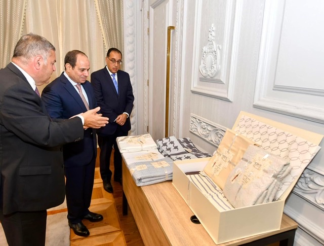  السيسي يطلع على مستجدات إنشاء أكبر مصنع للغزل في العالم بالمحلة