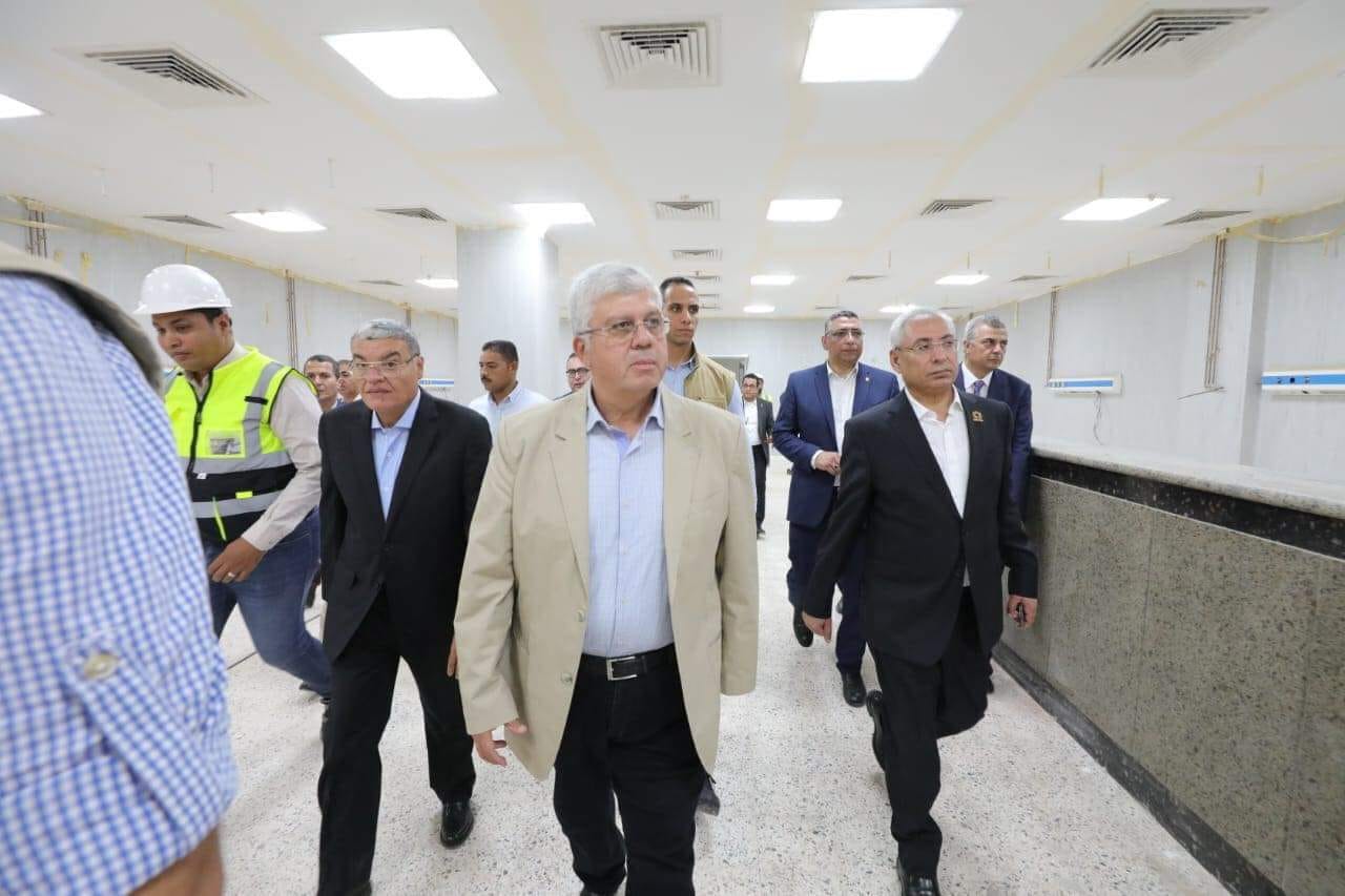 وزير التعليم العالي يتفقد المستشفى الجامعي الجديد ثلاثي الأجنحة