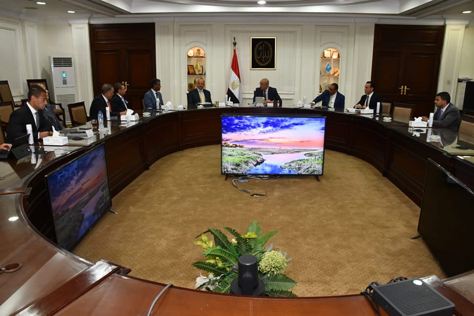 الجزار يلتقى ممثلى 