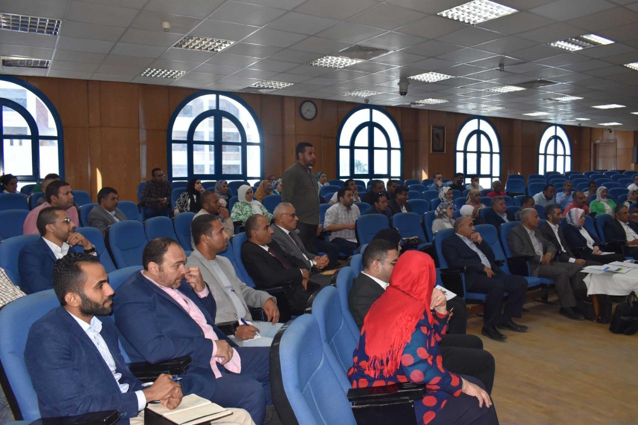 المنيا تعقد اجتماعاً موسعاً استعدادا لاستضافة مصر لمؤتمر المناخ 