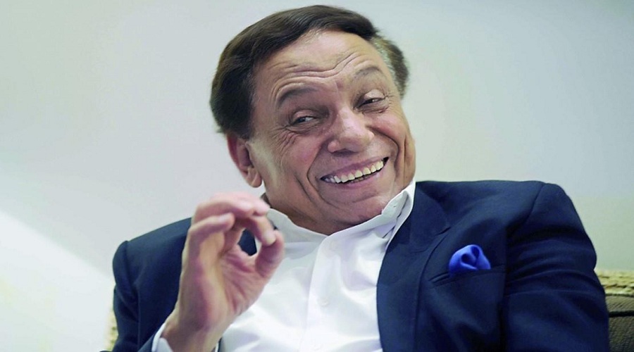 عادل إمام يستعد لفيلم جديد، وشائعة الزهايمر للـ