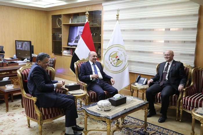 وزير العدل يستقبل نظيره المغربي لبحث سبل التعاون القضائي بين البلدين


