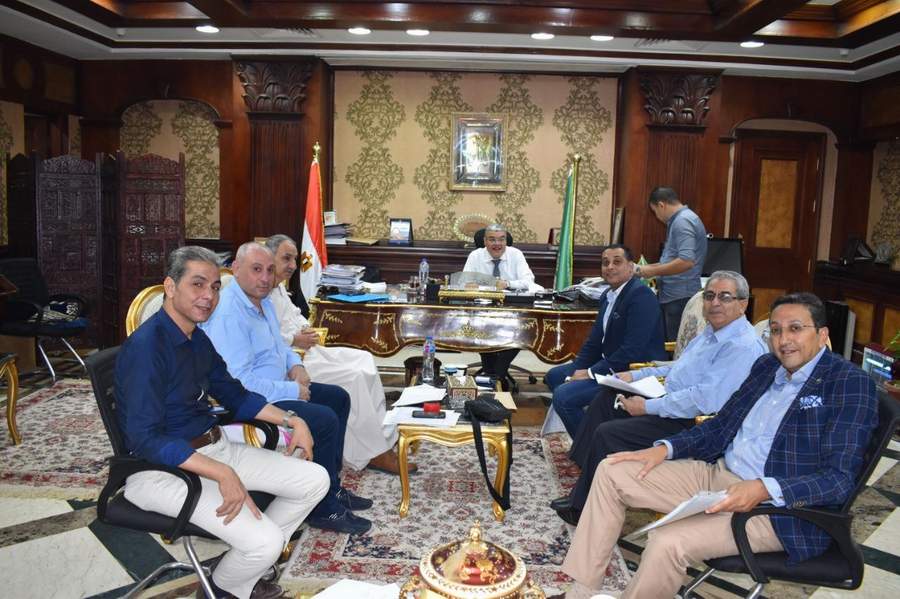 محافظ المنيا يناقش مع أعضاء مجلسي النواب والشيوخ عددًا من القضايا بالقطاعات الخدمية المختلفة