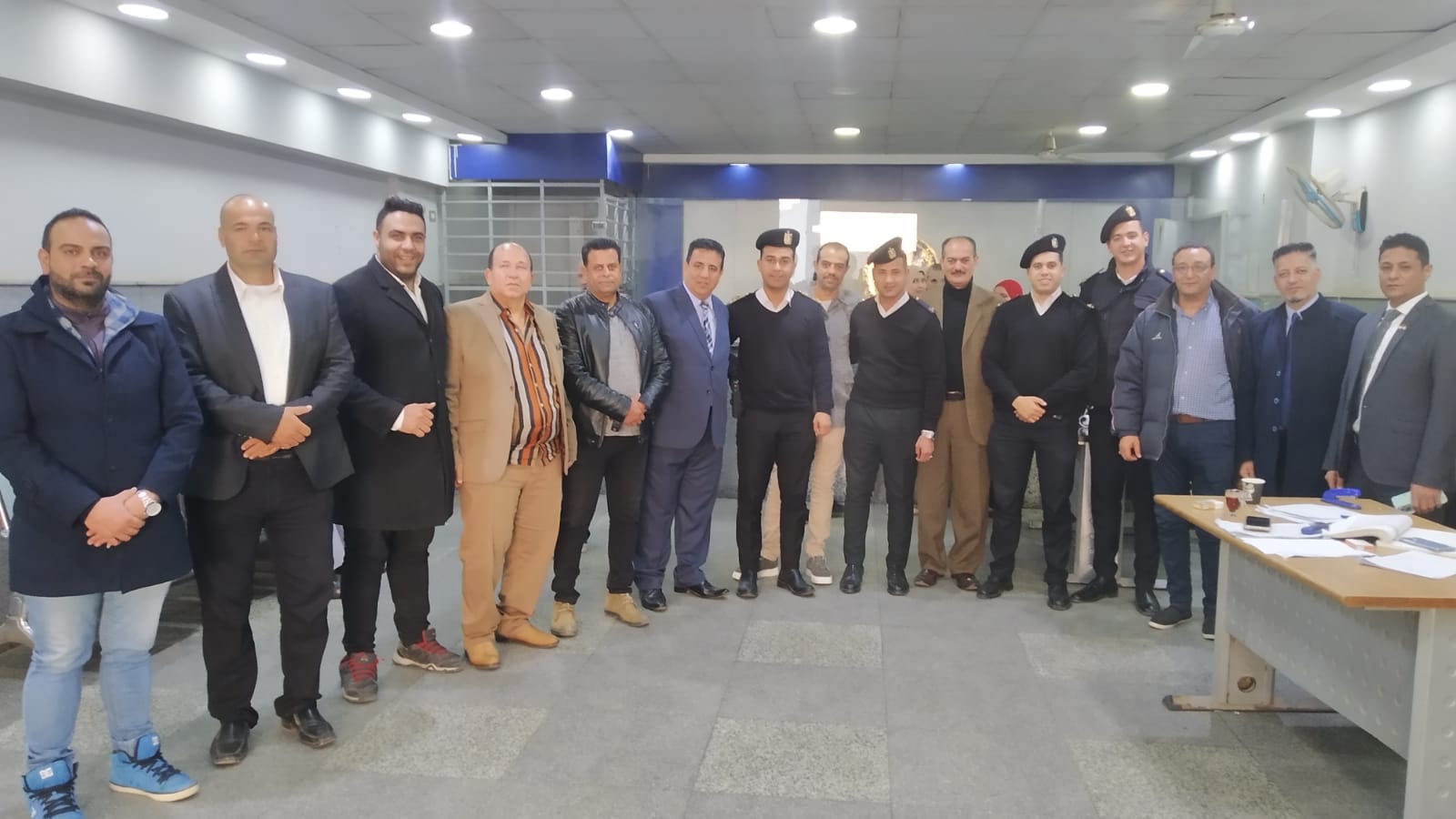 وفد من مركز شباب البدرشين يهنيء ضباط وافراد القسم بمناسبة عيد الشرطة


