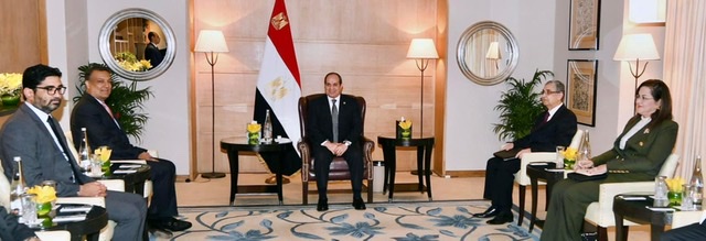 السيسي يستقبل رئيس مجلس إدارة شركة رينيو باور الهندية العالمية للطاقة النظيفة