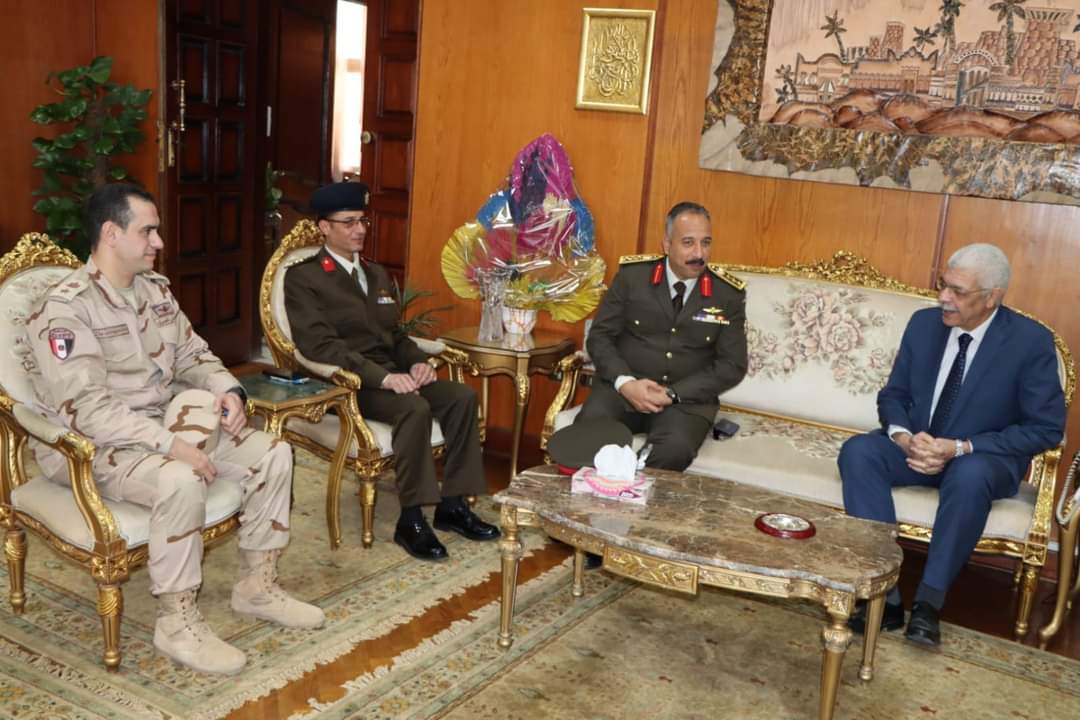 رئيس جامعة المنوفية يلتقى بمدير منطقة تجنيد وتعبئة طنطا ومدير المستشفى العسكرى بالمنوفية