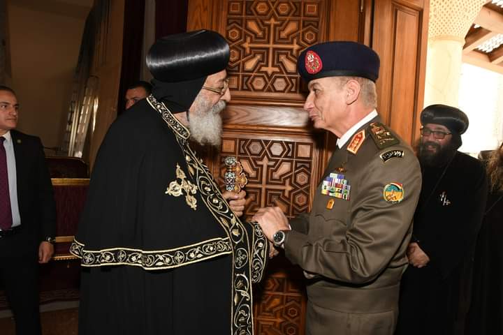 وزير الدفاع يهنئ البابا تواضروس الثانى بمناسبة عيد الميلاد المجيد
