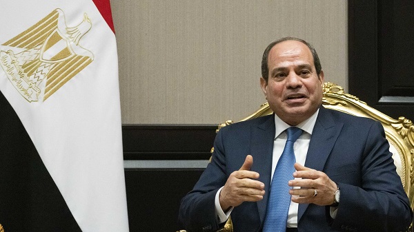 مقابلات مهمة وتوجيهات حاسمة وزيارة سوهاج .. أبرز إنجازات الرئيس السيسي في أسبوع