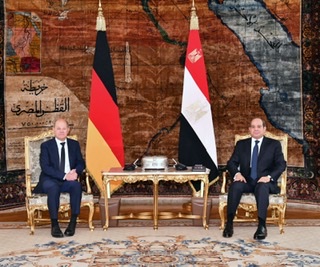 السيسي و المستشار الألماني يتبادلان الرؤي حول التصعيد العسكري في قطاع غزة