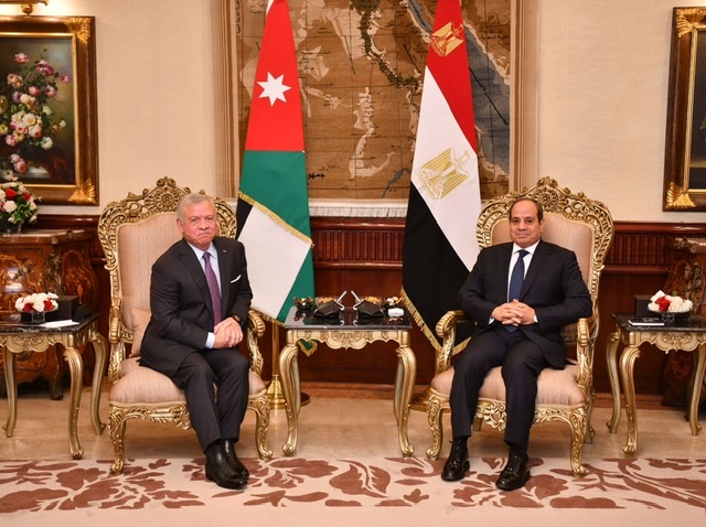 السيسي والملك عبدالله يحذران من خطورة الدعوات لتهجير الفلسطينيين إلى مصر أو الأردن