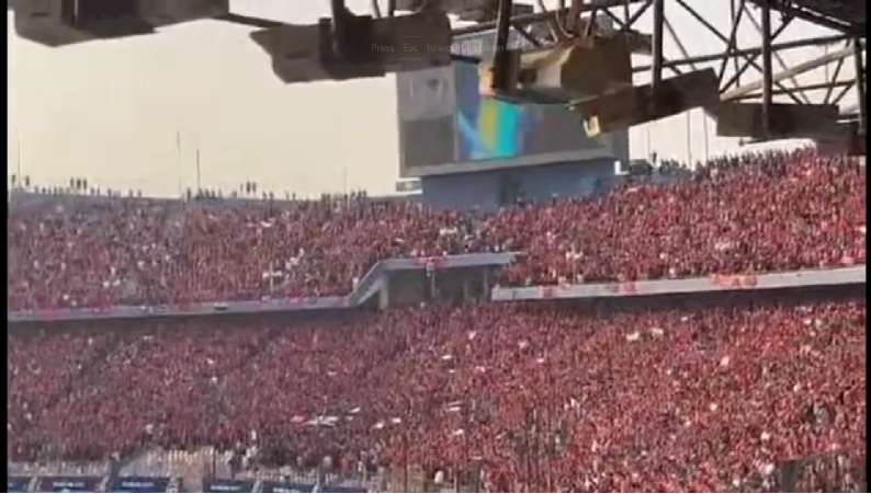 فيديو .. جمهور الأهلي يشعل استاد القاهرة بهتافات دعم لفلسطين