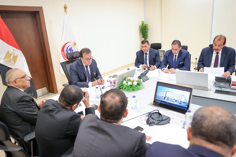 وزير الصحة يوجه بضرورة إجراء دراسة  لإيجاد حوافز تشجيعية للأطباء ذوي التخصصات النادرة
