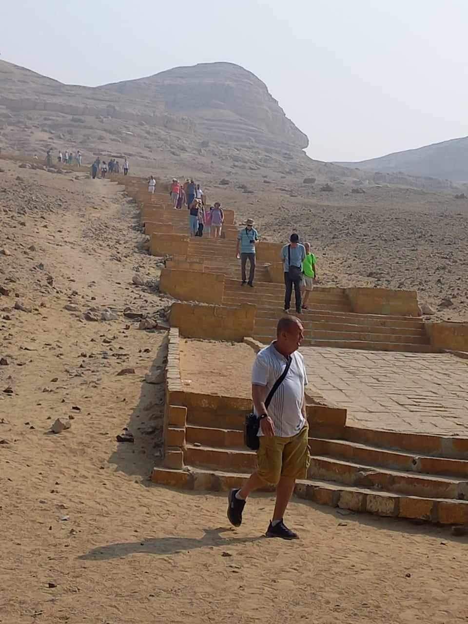 وفد سياحي من 3 دول يزور المناطق الأثرية بالمنيا