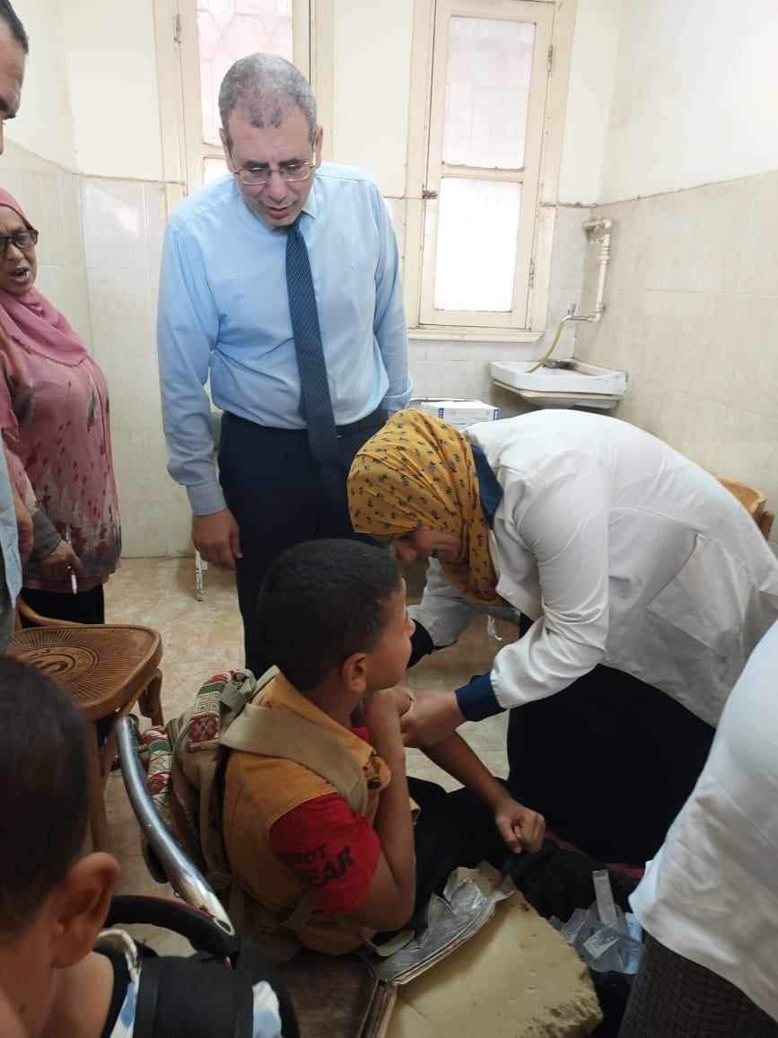 ٧٧٠ ألف طالب يتلقون تطعيم الالتهاب السحائى و التطعيم الثنائى على مستوى مدارس المحافظة