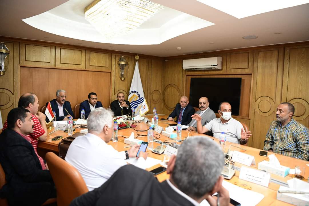 الإنتهاء من تمهيد الطرق لمدينة الأمل الجديدة بمحافظة قنا 

