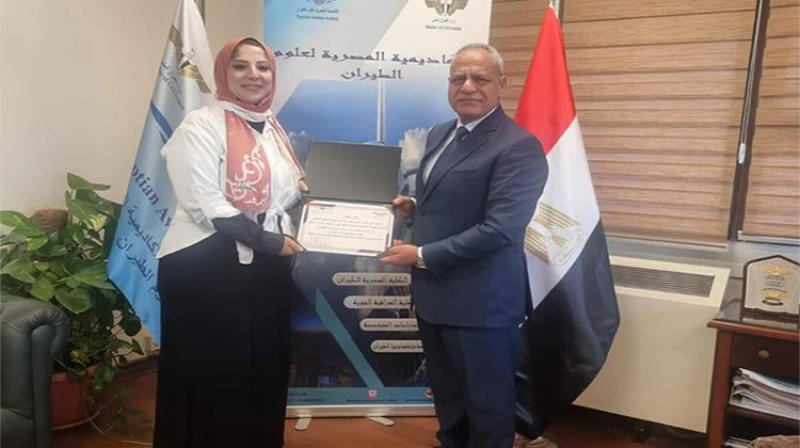  الأكاديمية المصرية لعلوم الطيران تكرم المحاضرين بكلية الدراسات المتخصصة