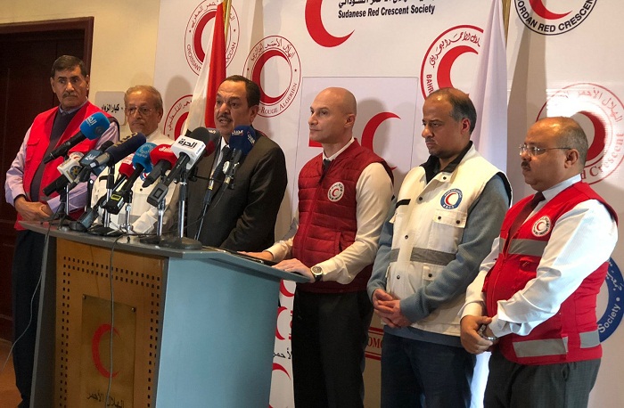 السفير الكويتى لدى مصر يعلن تدشين قافلة مساعدات جديدة لغزة تضم 35 شاحنة

