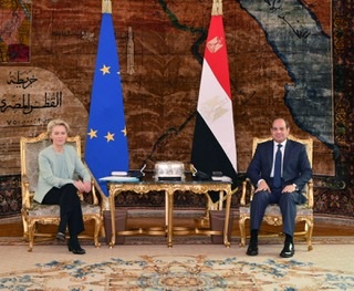السيسي يؤكد لـ رئيسة مفوضية الاتحاد الأوروبي رفض مصر القاطع لتهجير الفلسطينيين إلي سيناء 