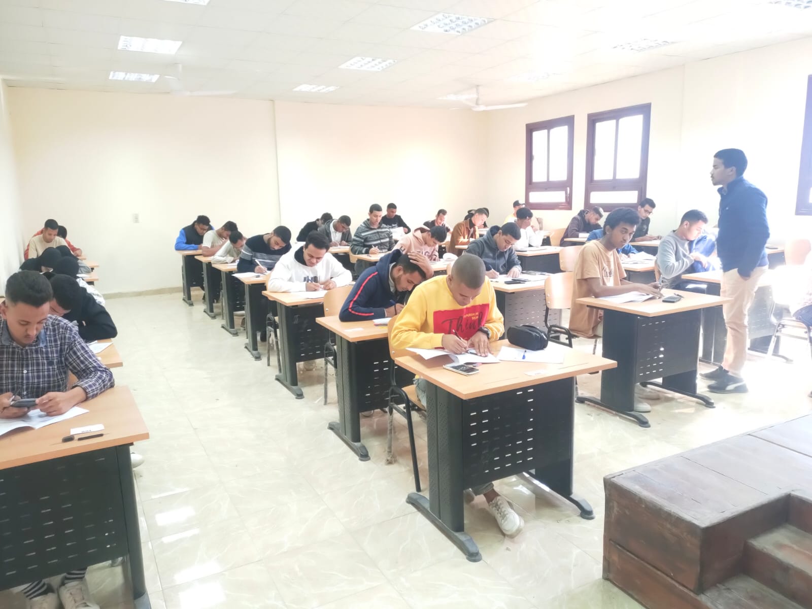بدء امتحانات منتصف الفصل الدراسي الأول فى جنوب الوادي الاهلية  

