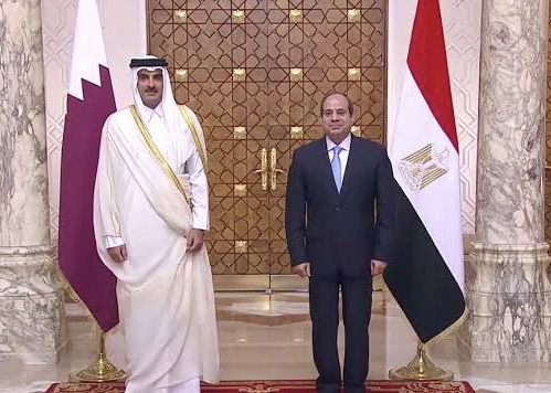السيسي يشكر أمير قطر على جهوده مع مصر لاتمام الهدنة الإنسانية في قطاع غزة