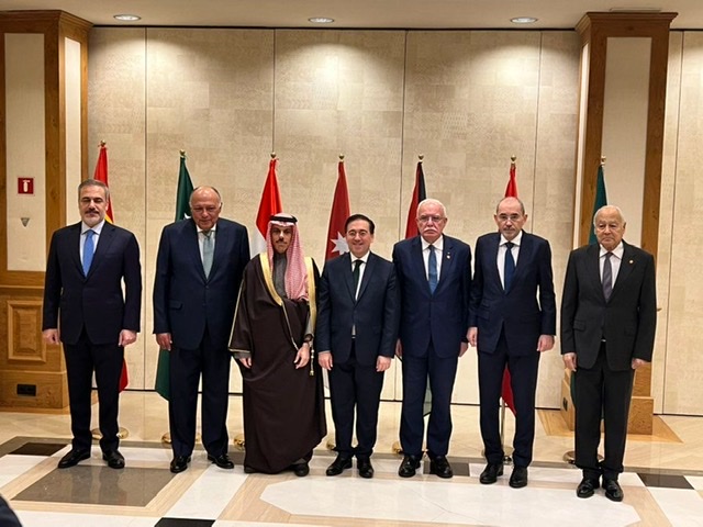 شكري واللجنة الوزارية العربية - الإسلامية تبحث مع وزير خارجية إسبانيا مساعي وقف الحرب في غزة 
