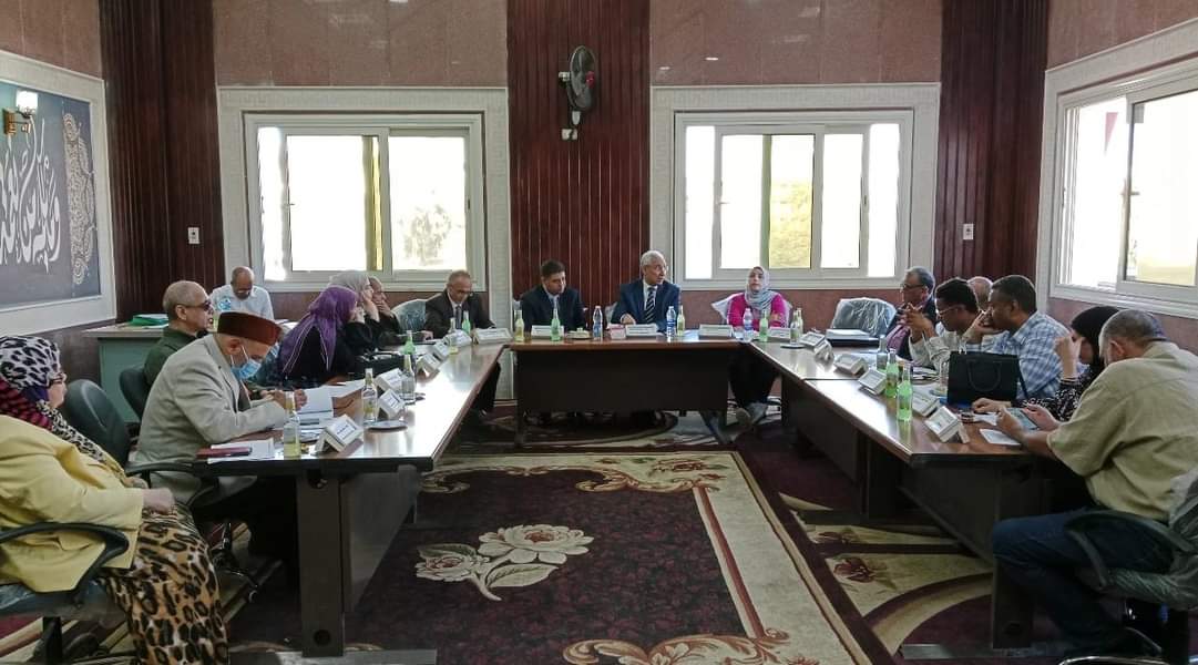 د. عصام فرحات يجتمع بمجلس كلية دار العلوم بمقرها الجديد تمهيداً للافتتاح الرسمي ويناقش الرؤى المستقبلية وطموحات التطوير
