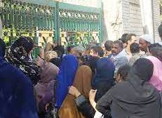 رحلة عذاب لسيدات أبو تشت للحصول على كيلو سكر 