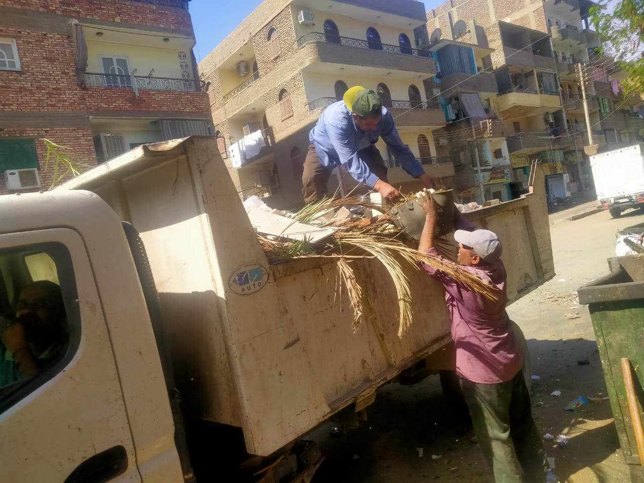 رفع 1268 طن قمامة من شوارع مدينة الأقصر 