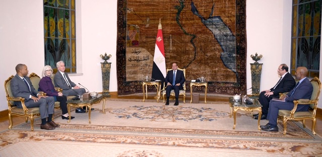 السيسي يؤكد لـ مدير وكالة المخابرات المركزية الأمريكية ضرورة الوقف الفوري لإطلاق النار في غزة