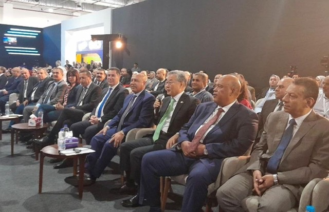 سفير كوريا في مصر يزور معرض TRANSMEA 2023