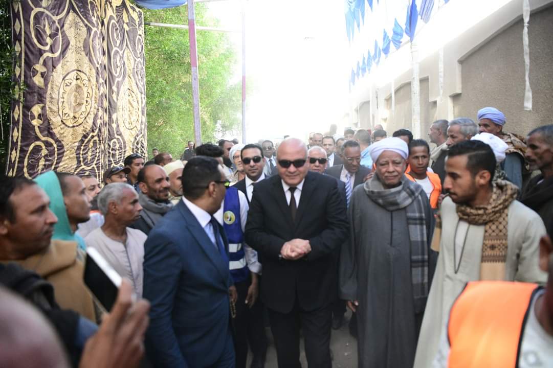 محافظ قنا: أهالي الصعيد استجابوا لنداء الوطن بالاحتشاد في جميع اللجان

